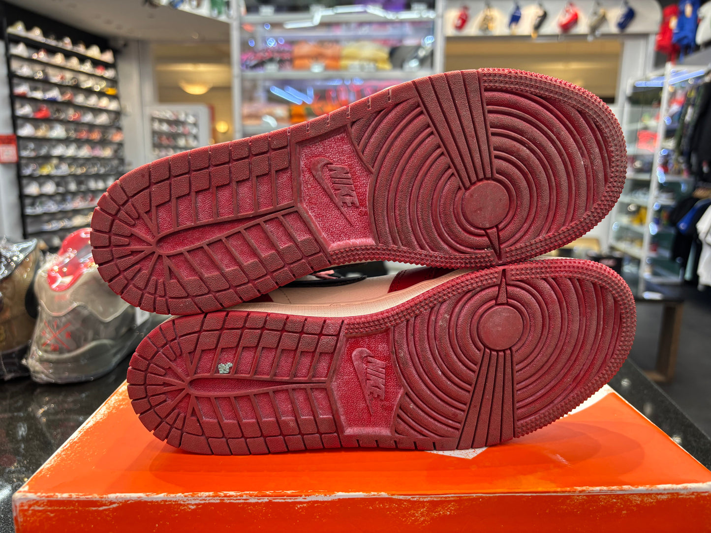 PRE OWNED Jordan 1 Retro High OG Chicago Lost and Found