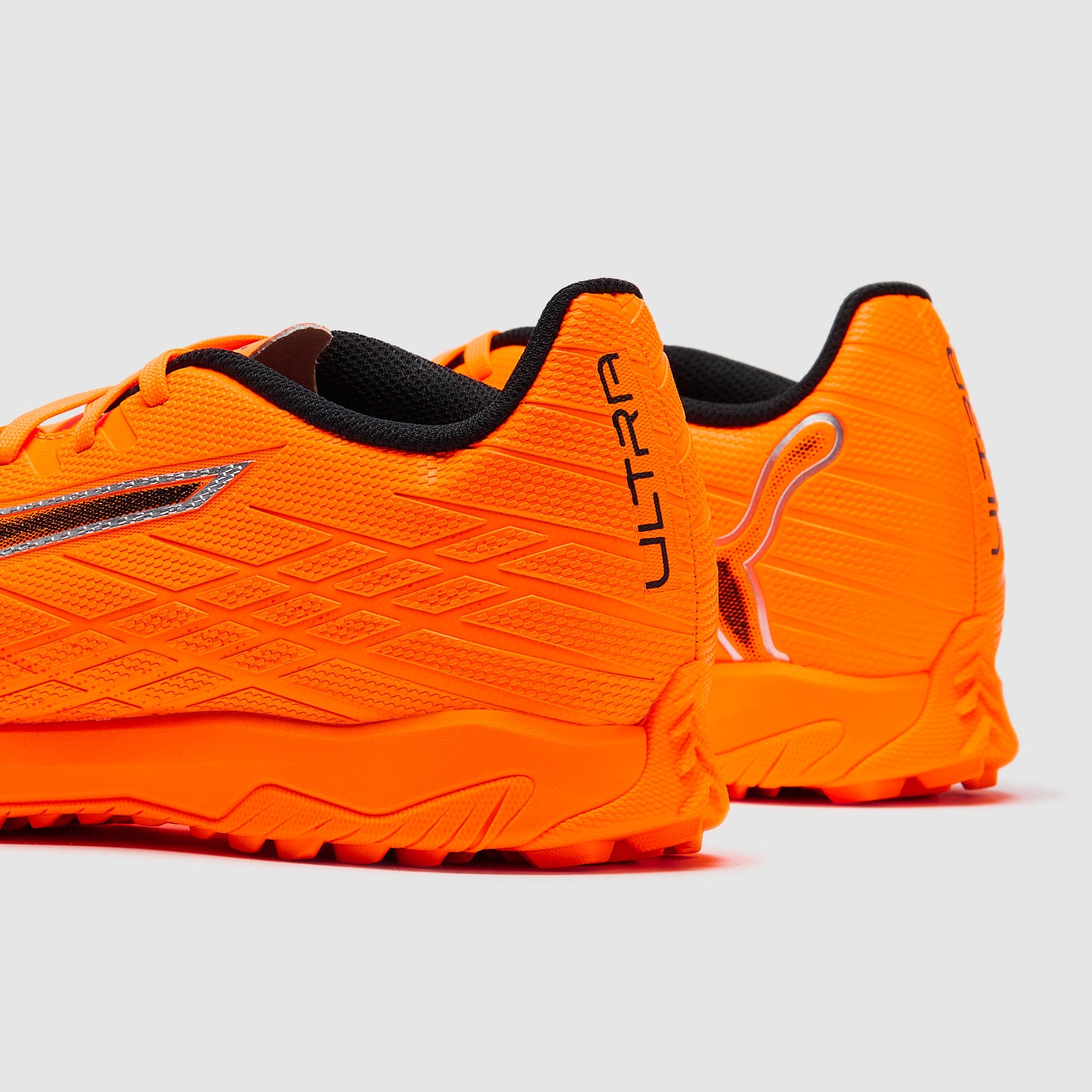 Puma Ultra 6 Play TT