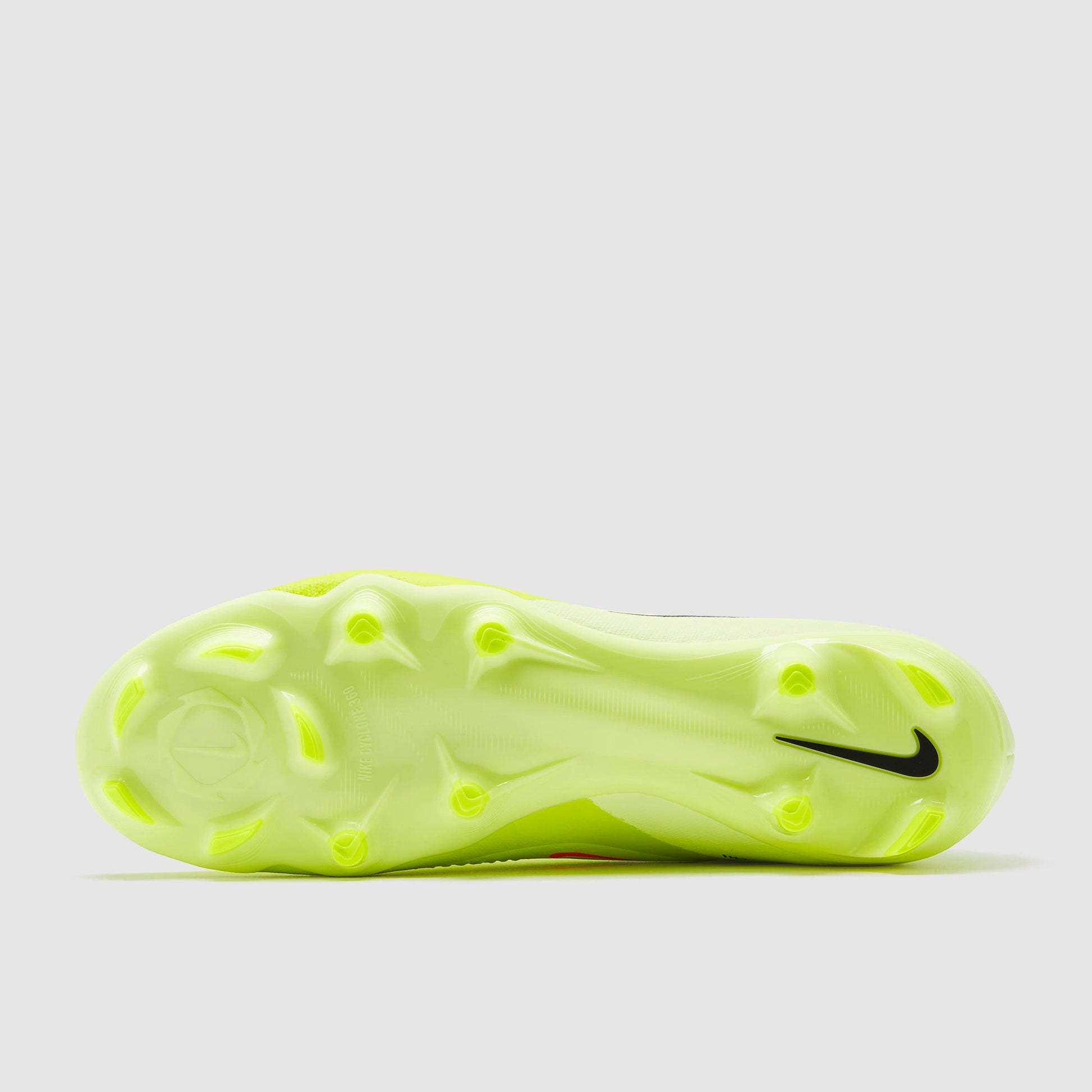 Nike Phantom 6 Academy Low FG/MG
