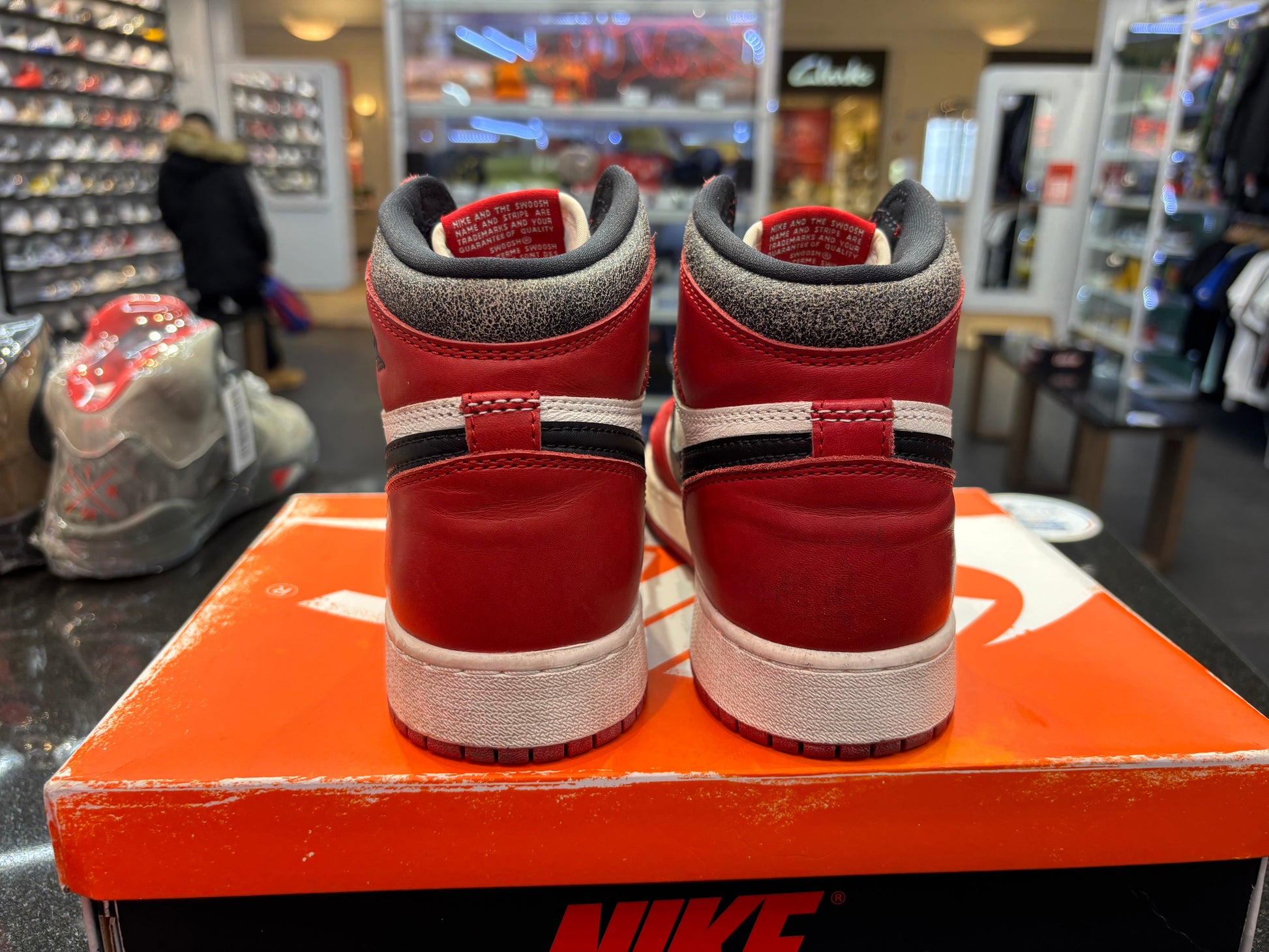 PRE OWNED Jordan 1 Retro High OG Chicago Lost and Found