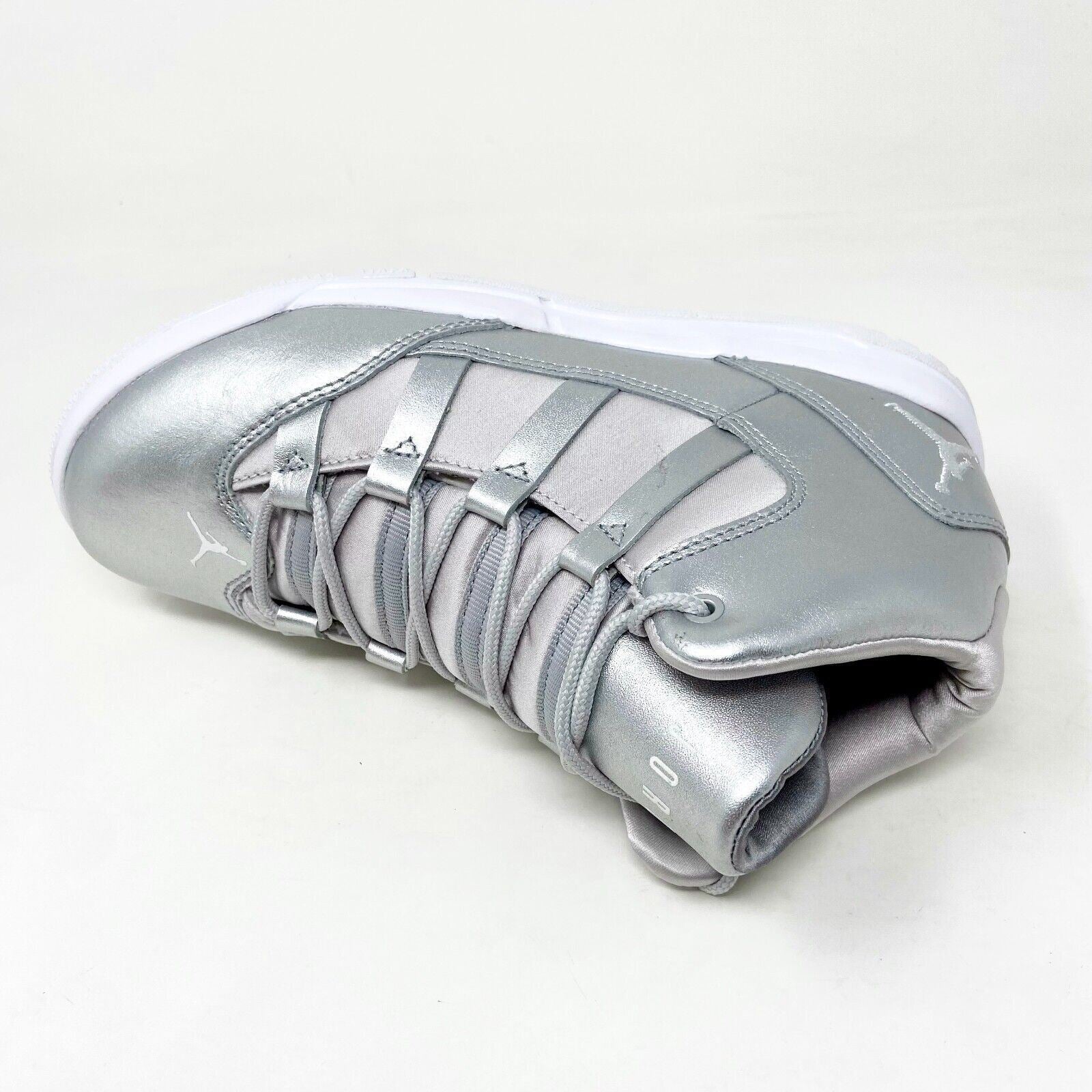 Jordan Max Aura SE Metallic Silver Grade School Kids Shoes Sneakers AV5176 040